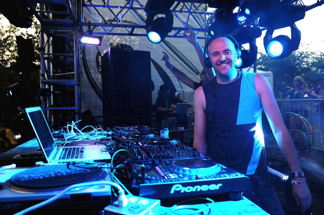 _40-Lee-Burridge-Djing2