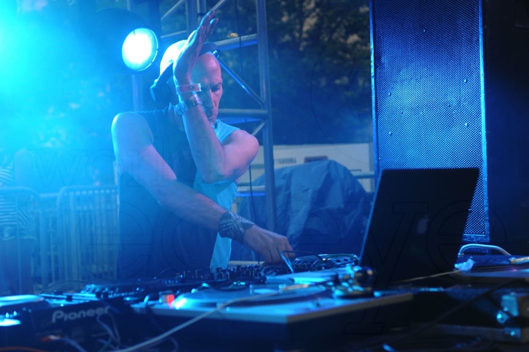 _40-Lee-Burridge-Djing5