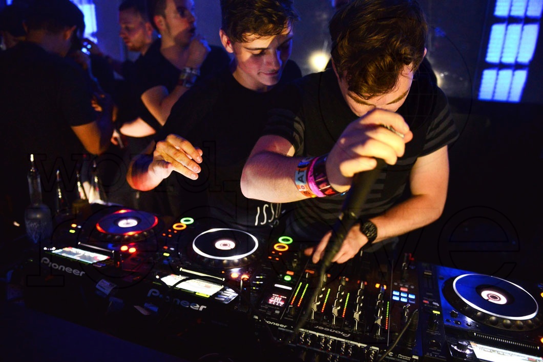 _47-Martin-Garrix-&-Hardwell14