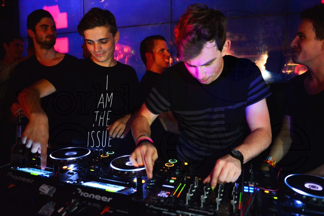 _48-Martin-Garrix-&-Hardwell01-(1)