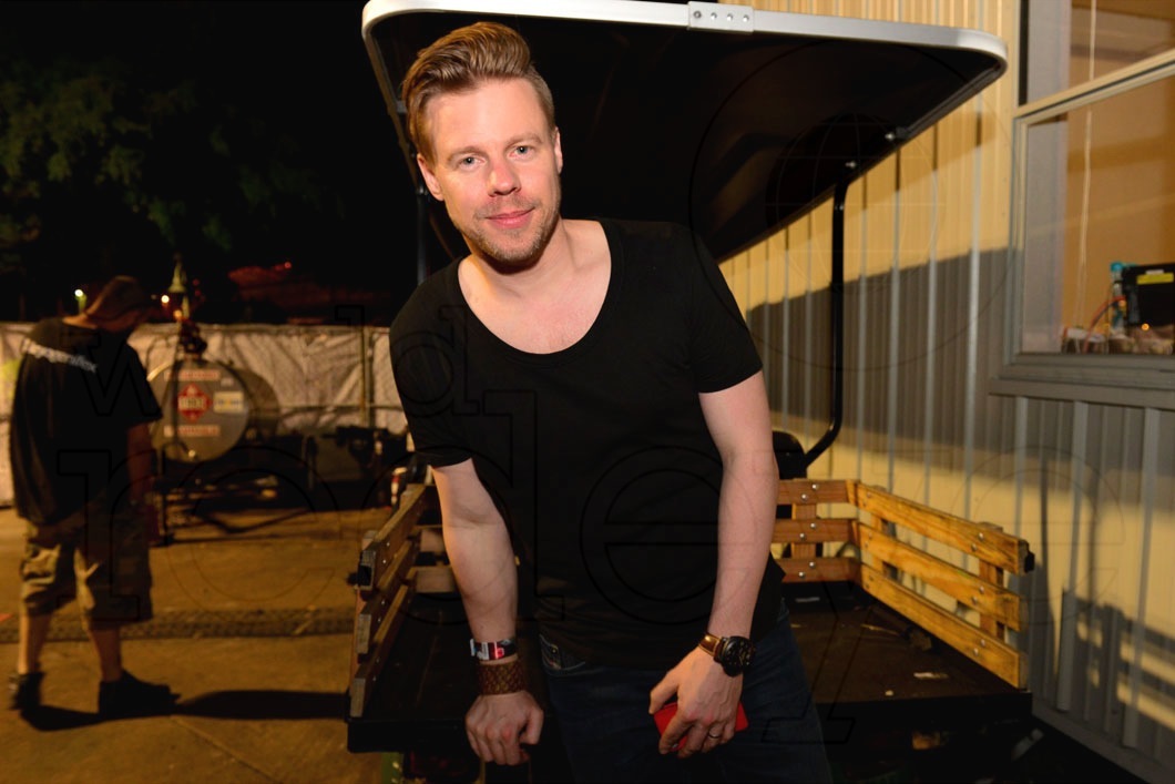 _8-Ferry-Corsten11