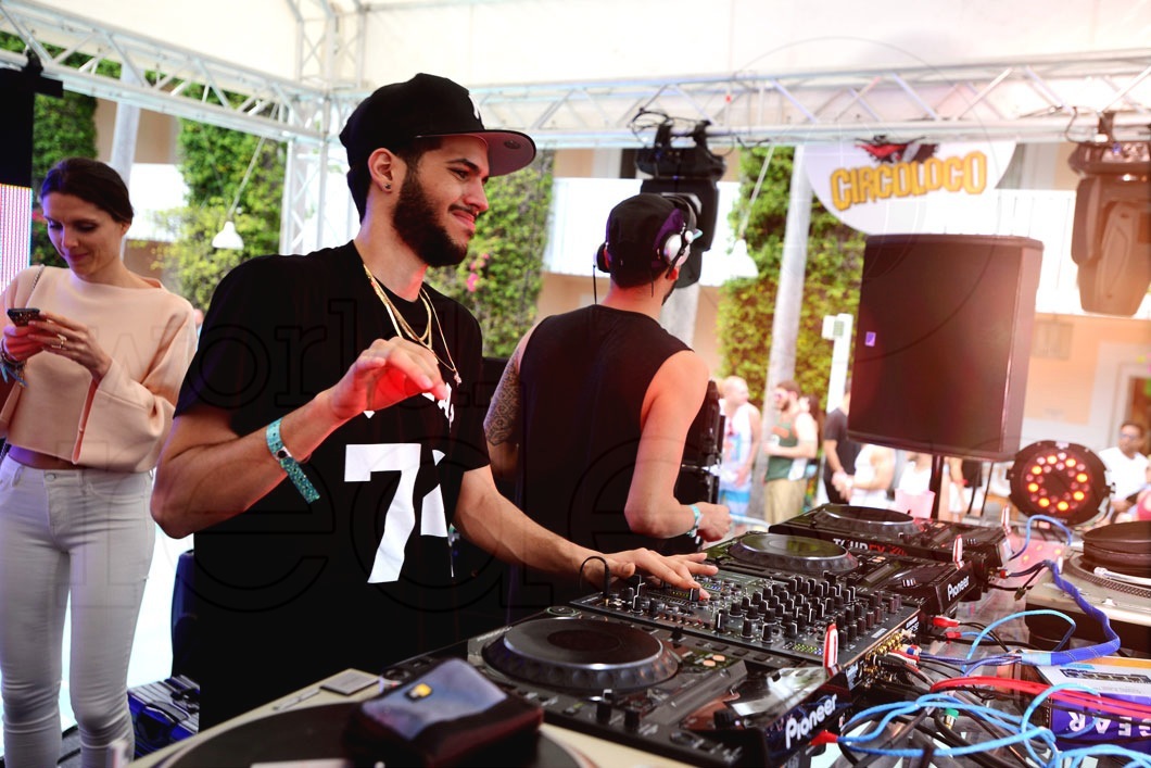 _9-Martinez-Brothers-DJing7