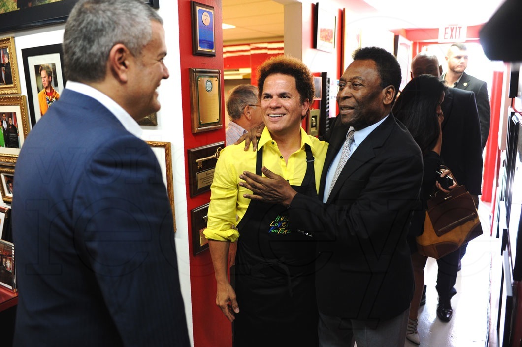 Ricardo-Guadalupe,-Pele,-&-Romero-Britto25