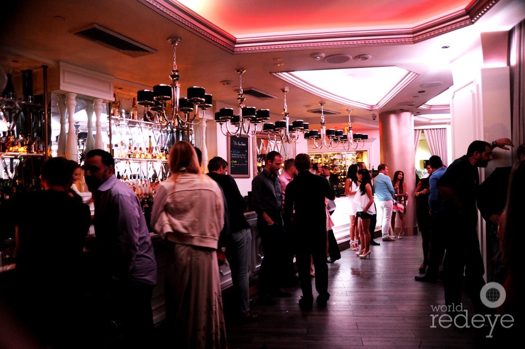 _1-Atmosphere-at-Villa-Azur-Restaurant-&-Lounge-5