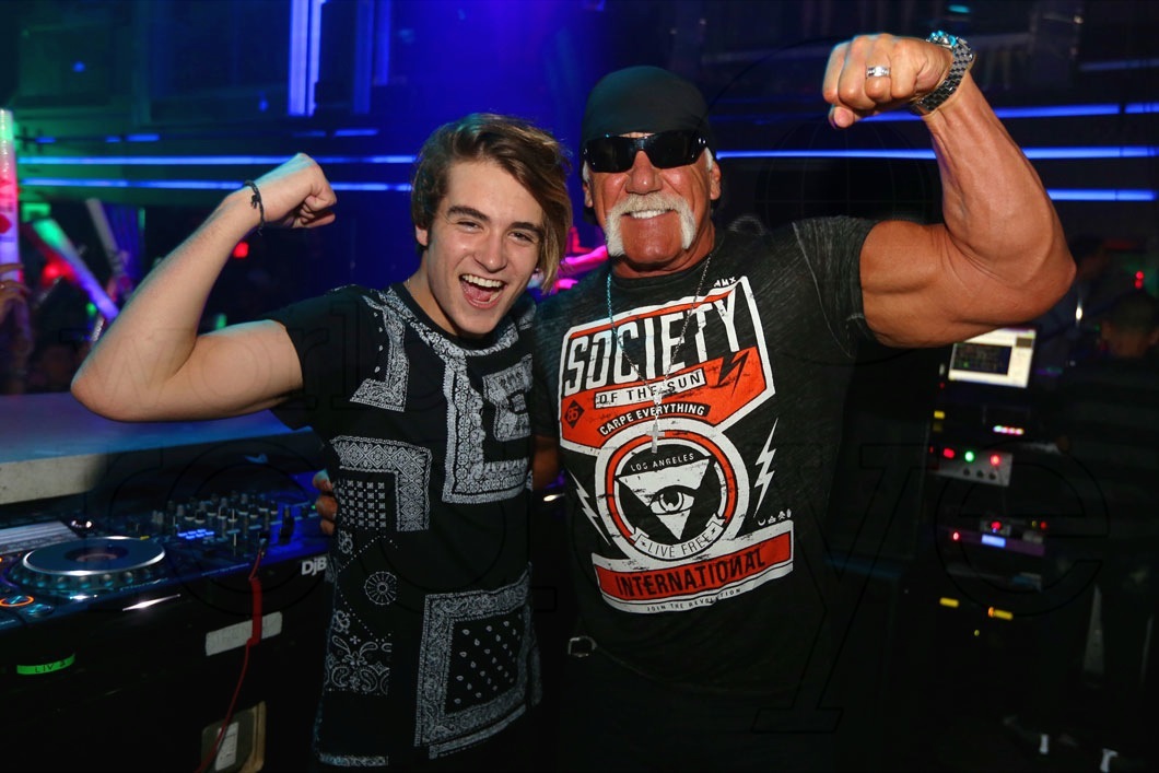 _1-Danny-Avila-&-Hulk-Hogan