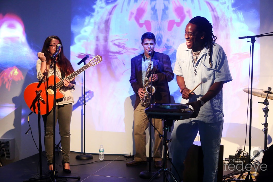 _26-IMG_4954-Melissa-Goldstein,-David-Leon,-&-Will-Calhoun-Performing