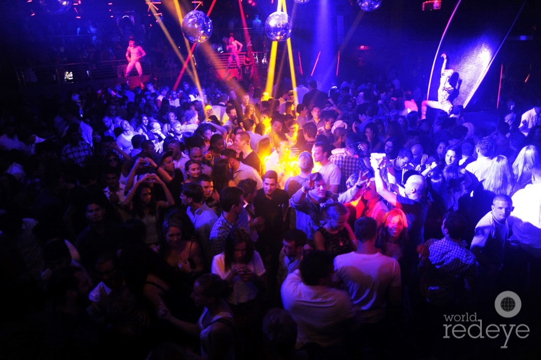 _8-Crowd-at-Story-Nightclub-4