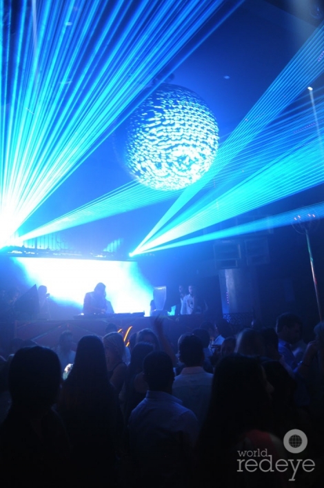 _8-lasers-at-Adore-Nightclub-1