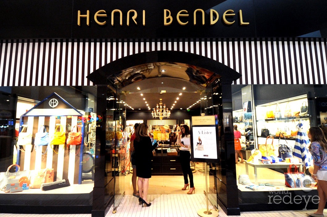 _1-Atmosphere-at-Henri-Bendel-2