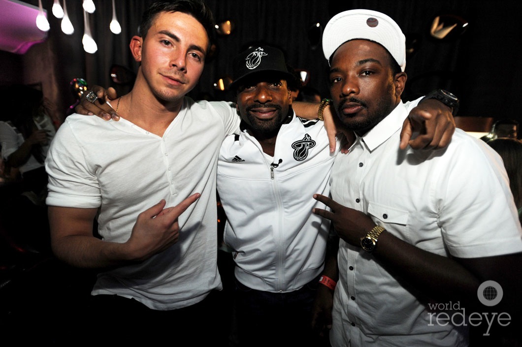 _11-MiKe-Giron,-DJ-Irie,-&-friend