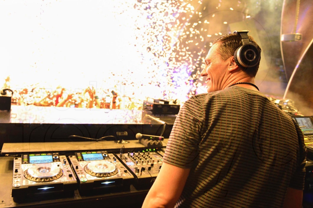 _25-Tiesto07