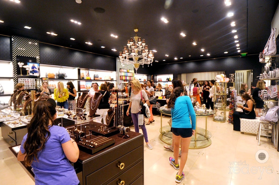 _35-Atmosphere-at-Henri-Bendel-3