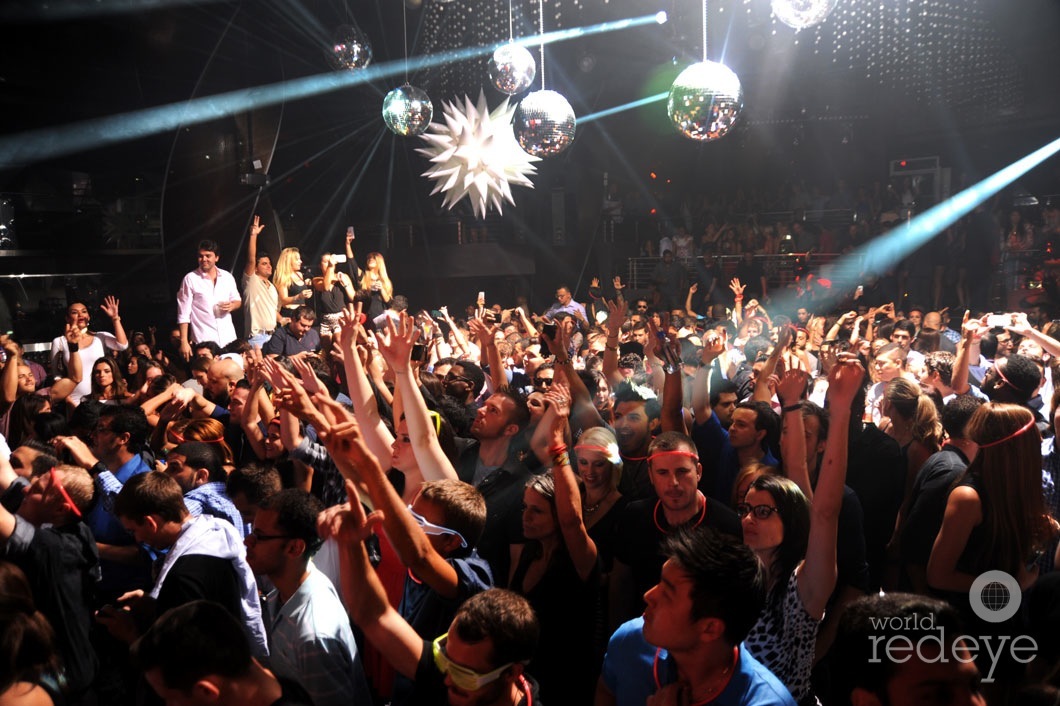 _7-Crowd-at-Story-Nightclub-2