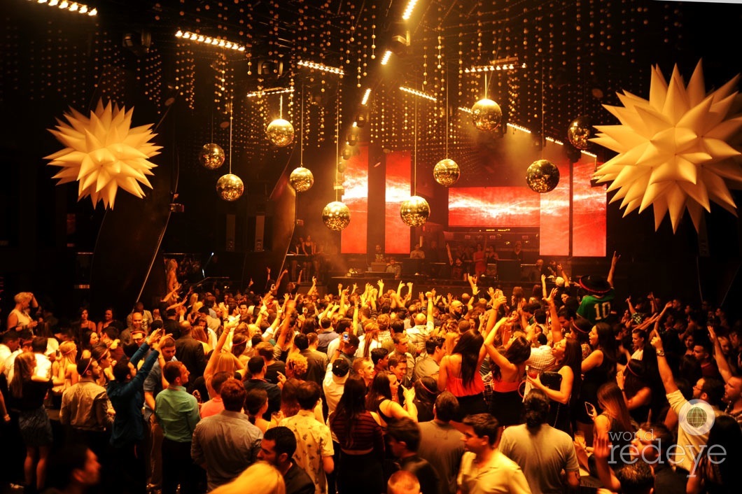 _8-Crowd-at-Story-Nightclub-5