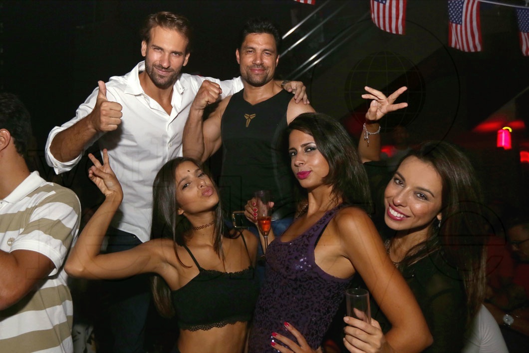 Rafael Carvalho, Bruna Lírio, Manu Bennett, & Friends