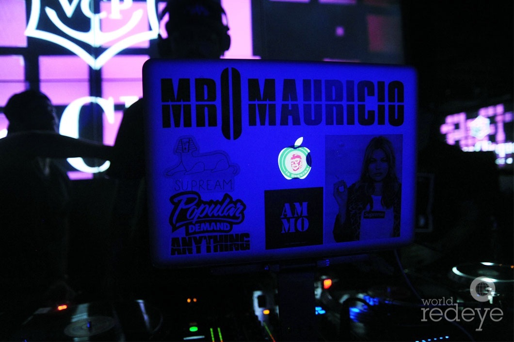 15-Mr.Mauricio-DJing2