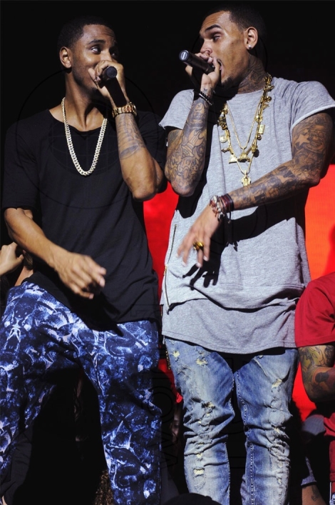 07-Trey-Songz-&-Chris-Brown-LIVE42