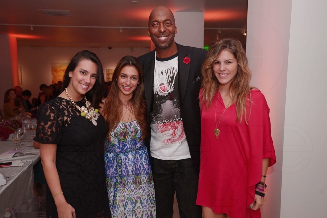 Daniela Gonzalez-Moncayo, Valria Ainojosa, John Salley, & Bea Pernia