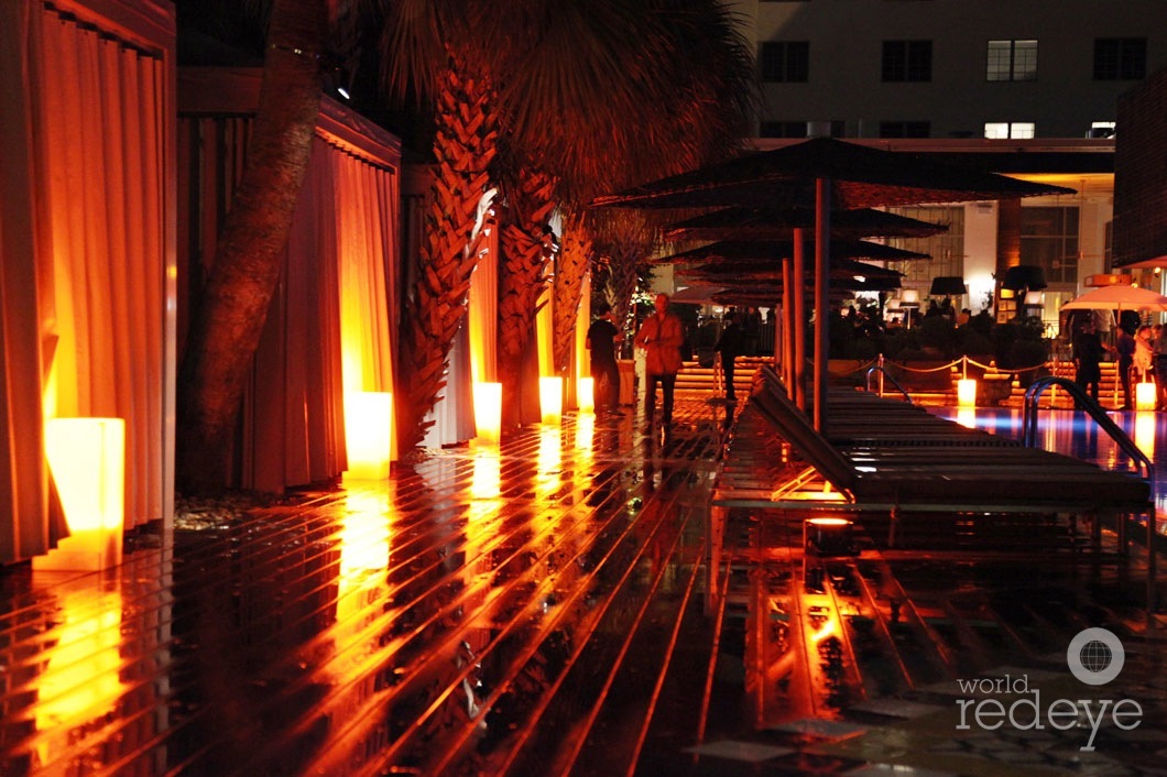 01-Atmosphere-at-Hyde-Beach-at-SLS4