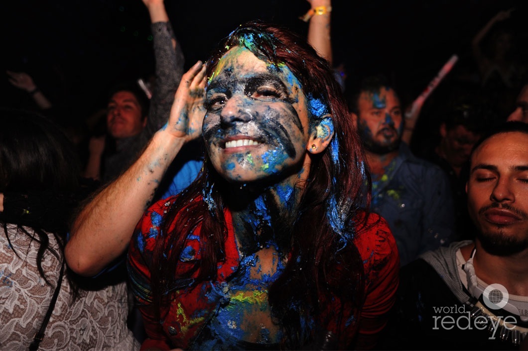 20-Girl-With-Cake-on-Face