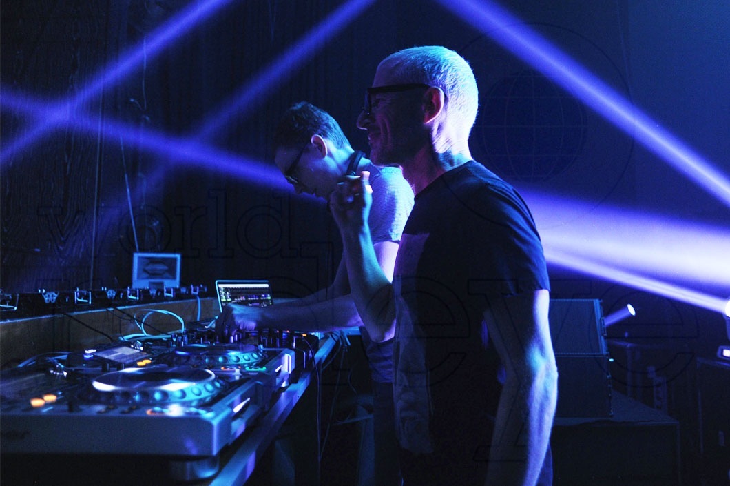 31-Above-&-Beyond-DJing2