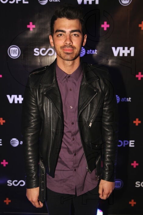 04-Joe-Jonas