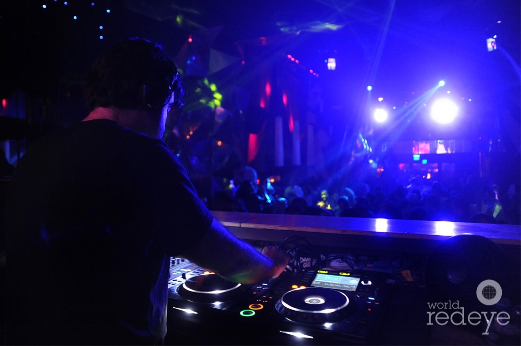 05-Julian-Ingrosso-djing-32