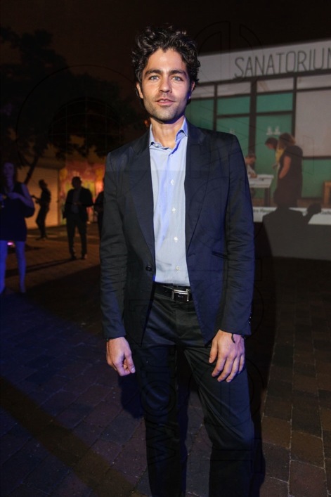 _1-Adrian-Grenier4