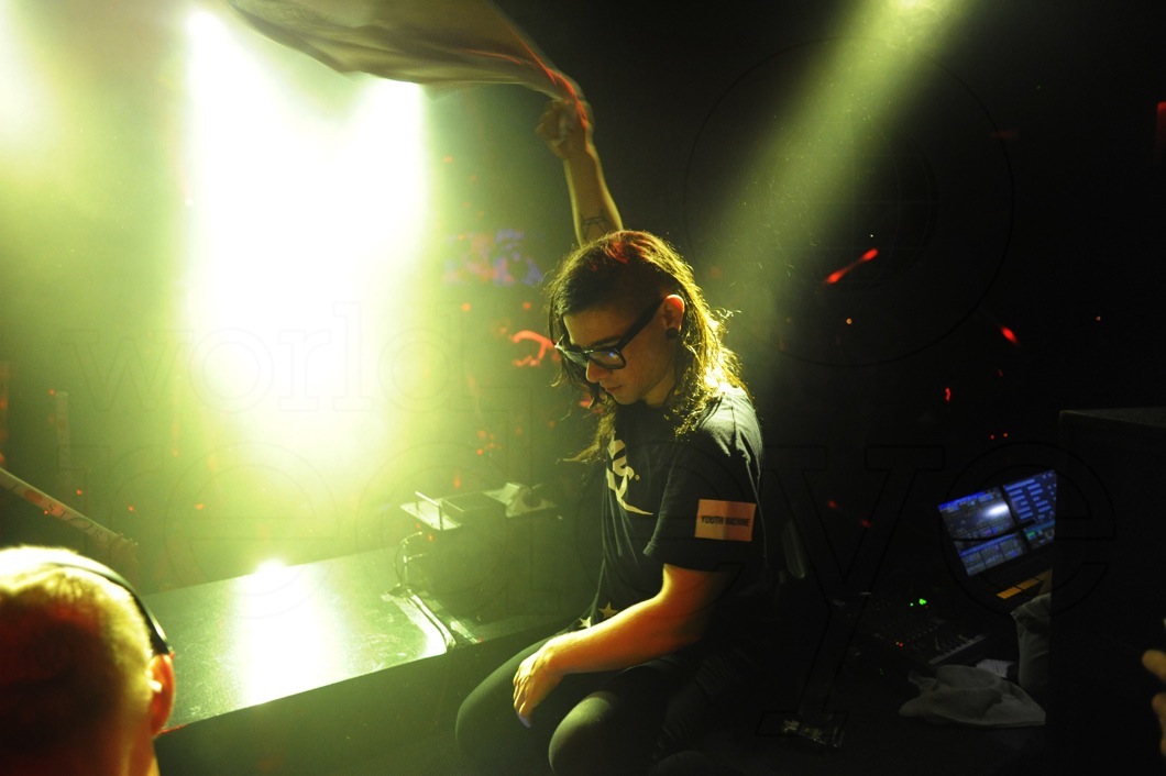 10-Skrillex-LIVE2