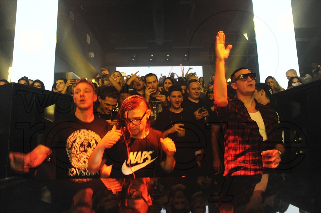 11-Diplo,-Skrillex,-&-DJ-Snake-DJing3