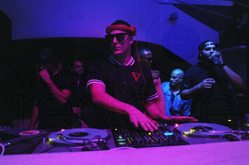 12-DJ-Snake-DJing8