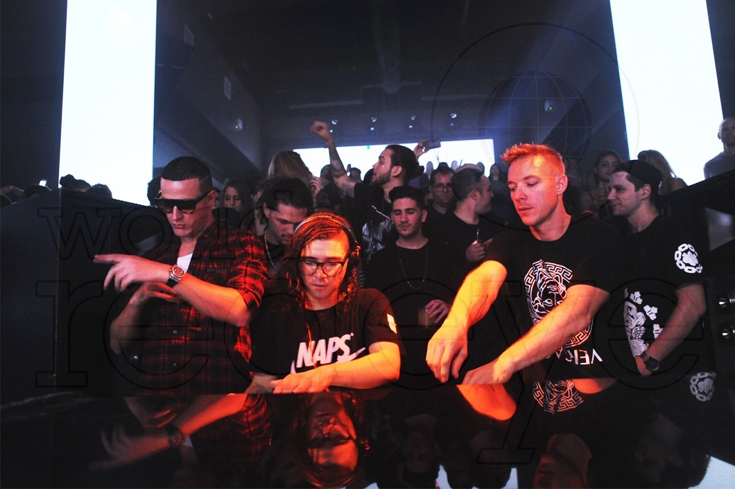 12-Diplo,-Skrillex,-&-DJ-Snake-DJing5