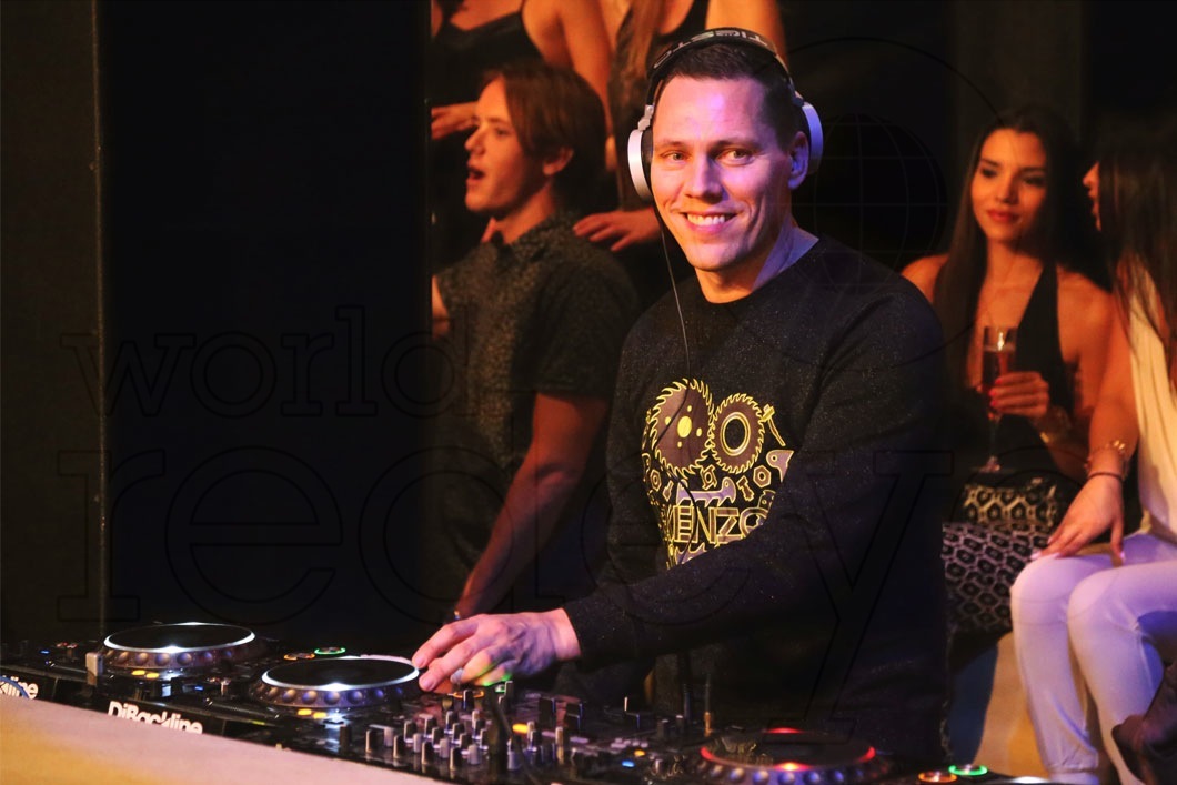 22-Tiesto23