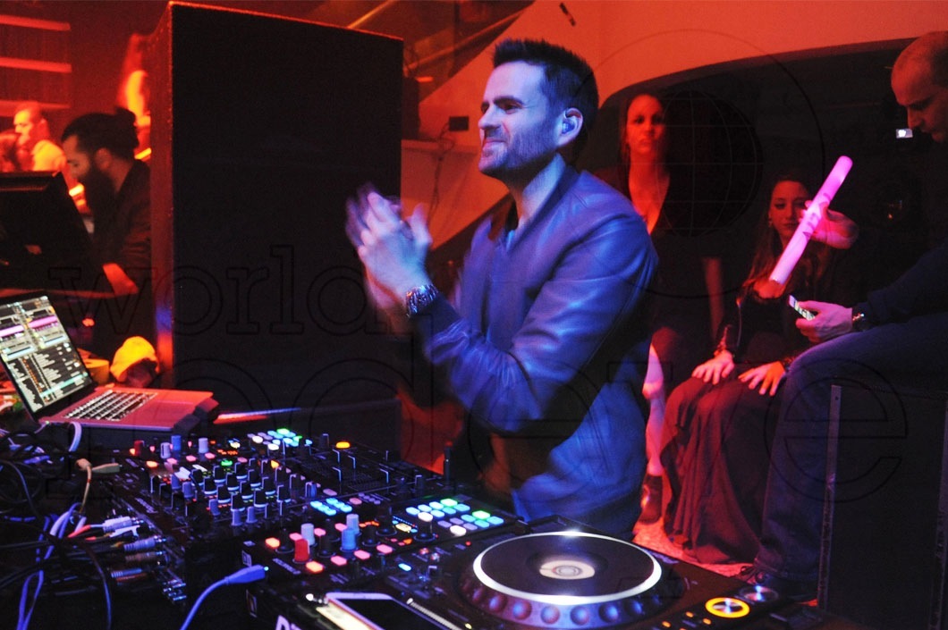 03-Gareth Emery djing 26