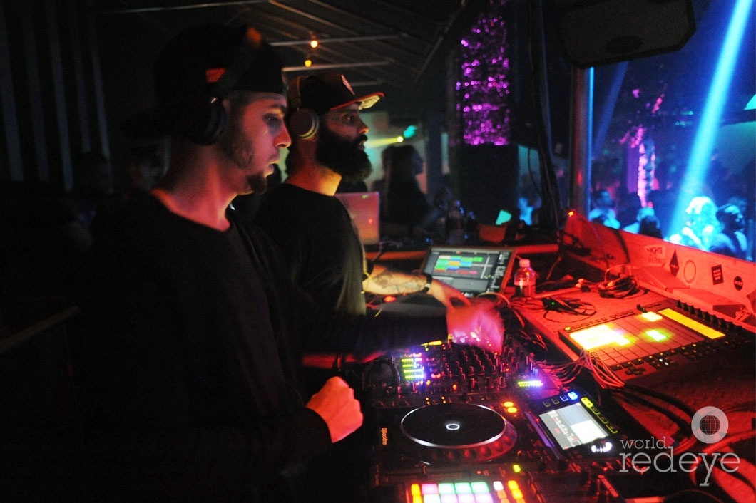 07-Cocodrills DJing3