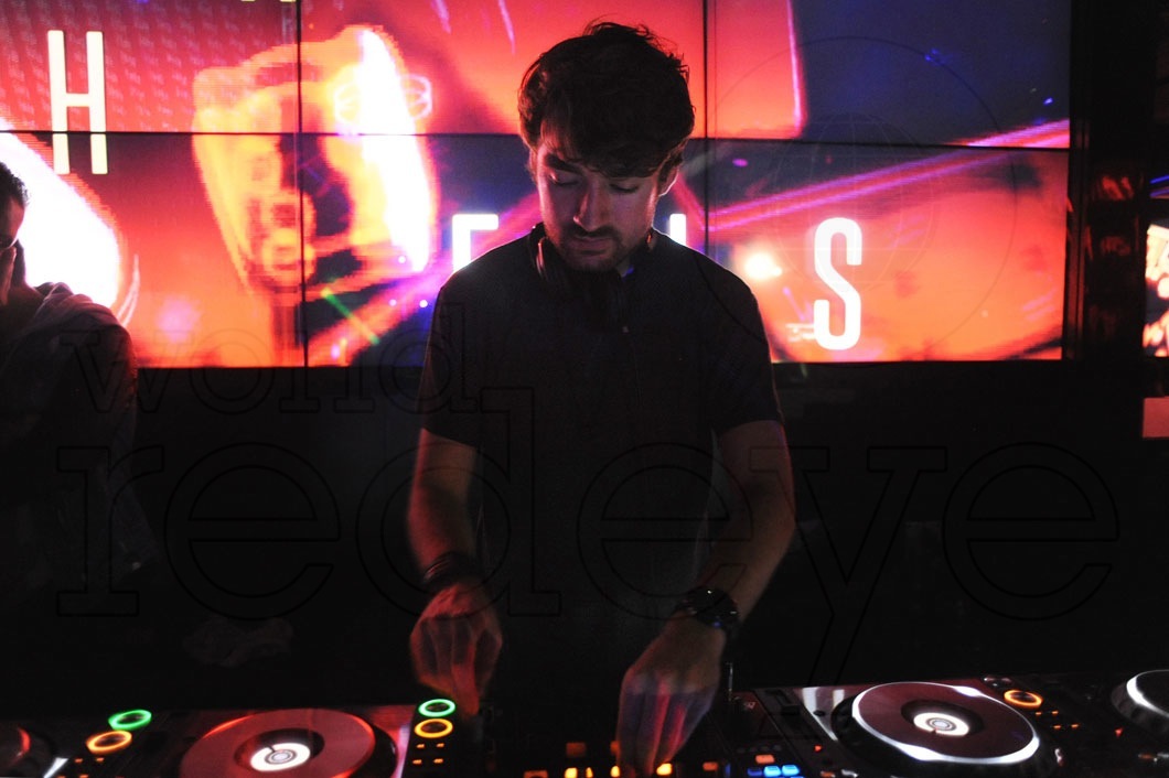 10-Oliver-Heldens-DJing