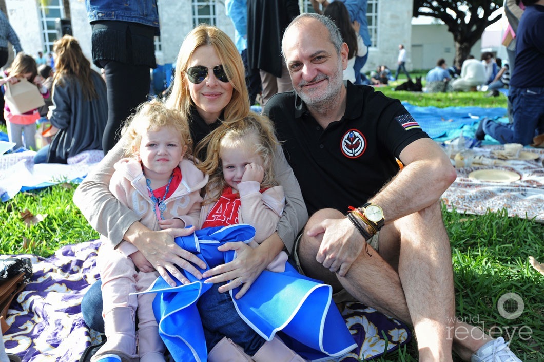 Soledad Picon, Clara & Ana Viel, & Laurencio Adot