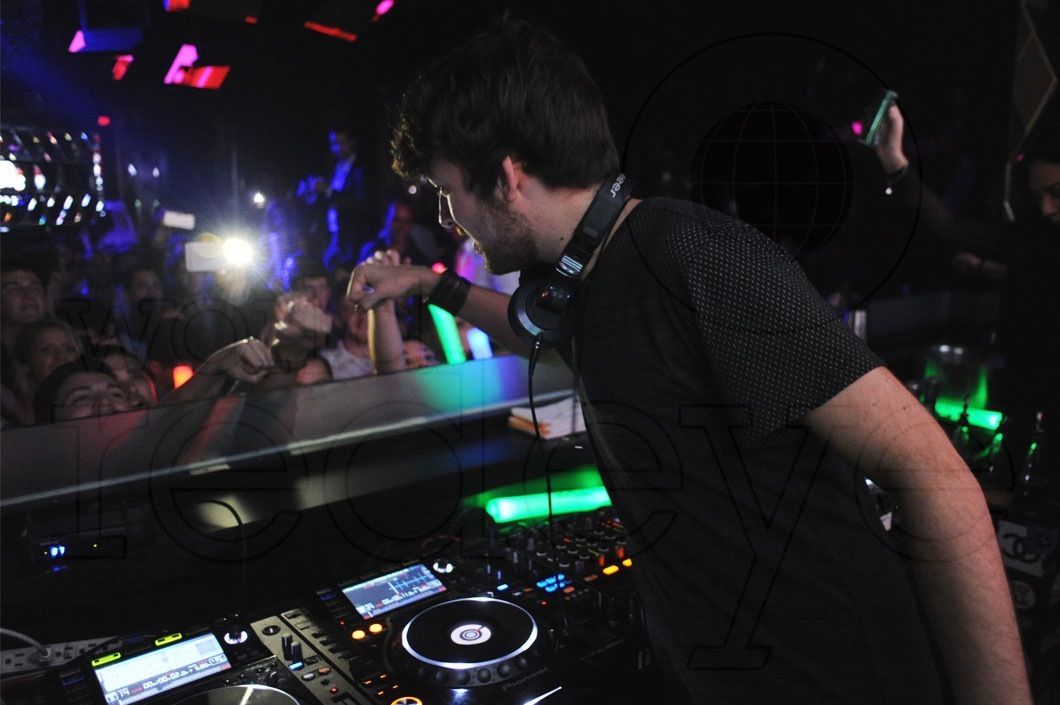 21-Oliver-Heldens-DJing8