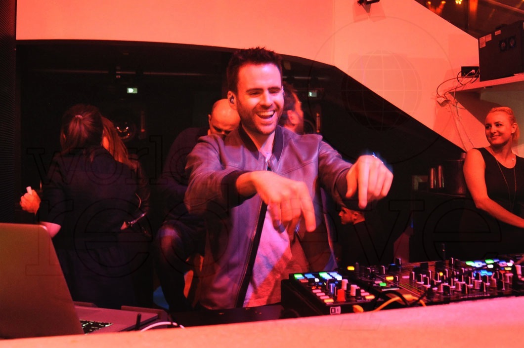 22-Gareth Emery djing 15