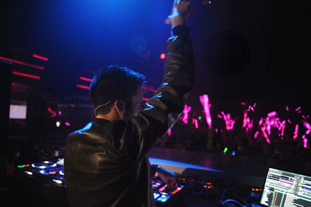 45-Gareth Emery djing 35