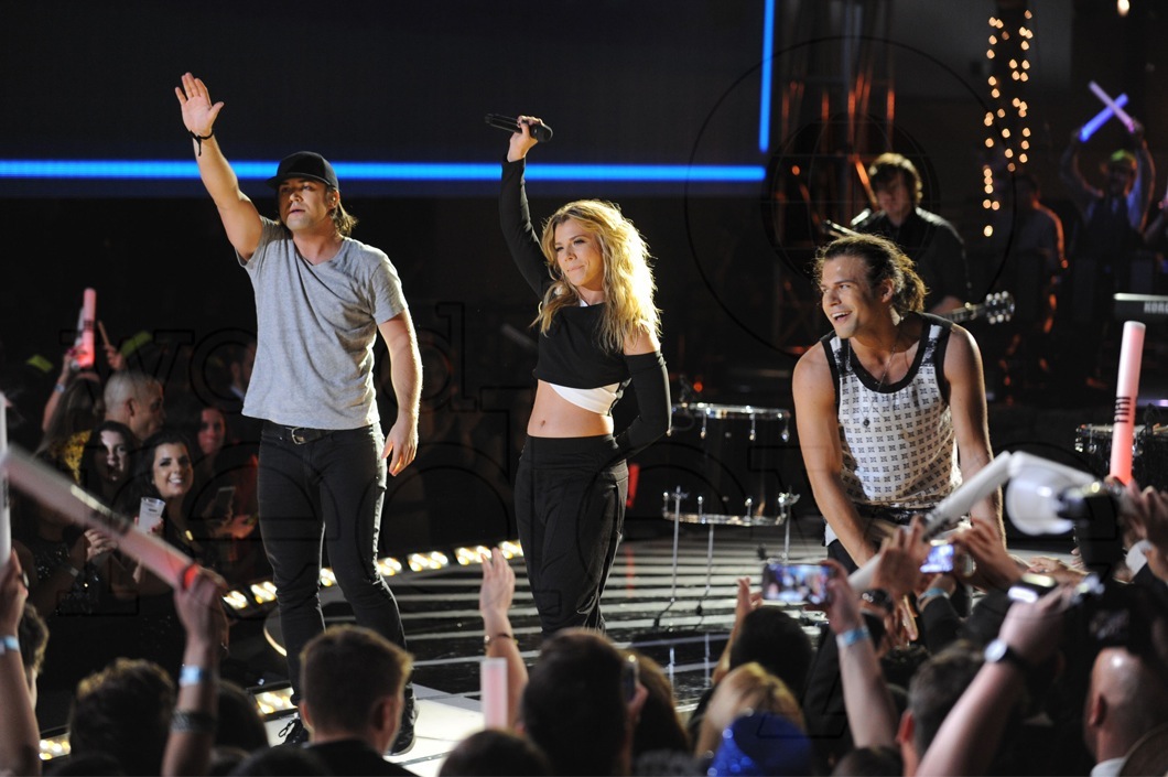 74-The-Band-Perry---LIVE