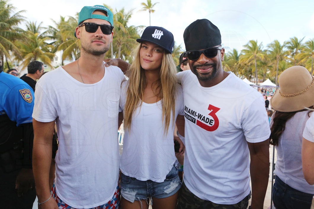 02- Nina Agdal, DJ Irie, & Olivia Ormos5