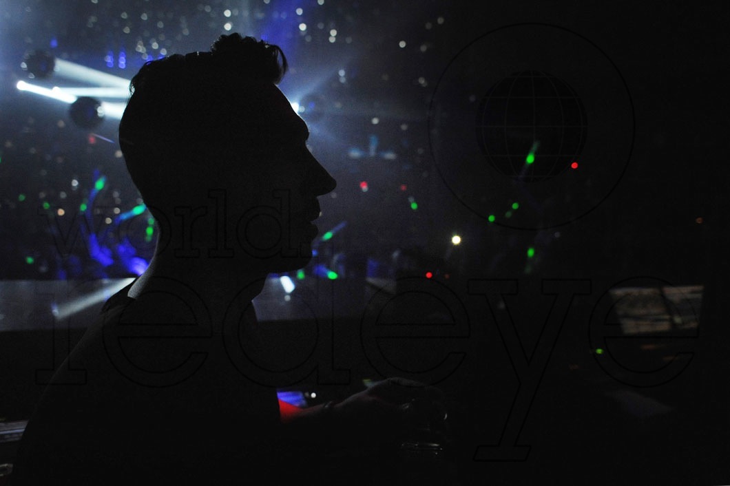 04- Cedric Gervais DJing8