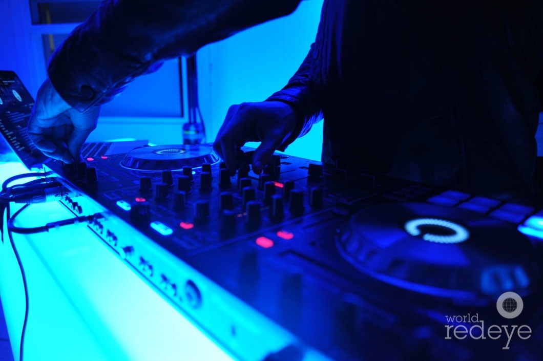 _22-Adam-Foster-djing-3