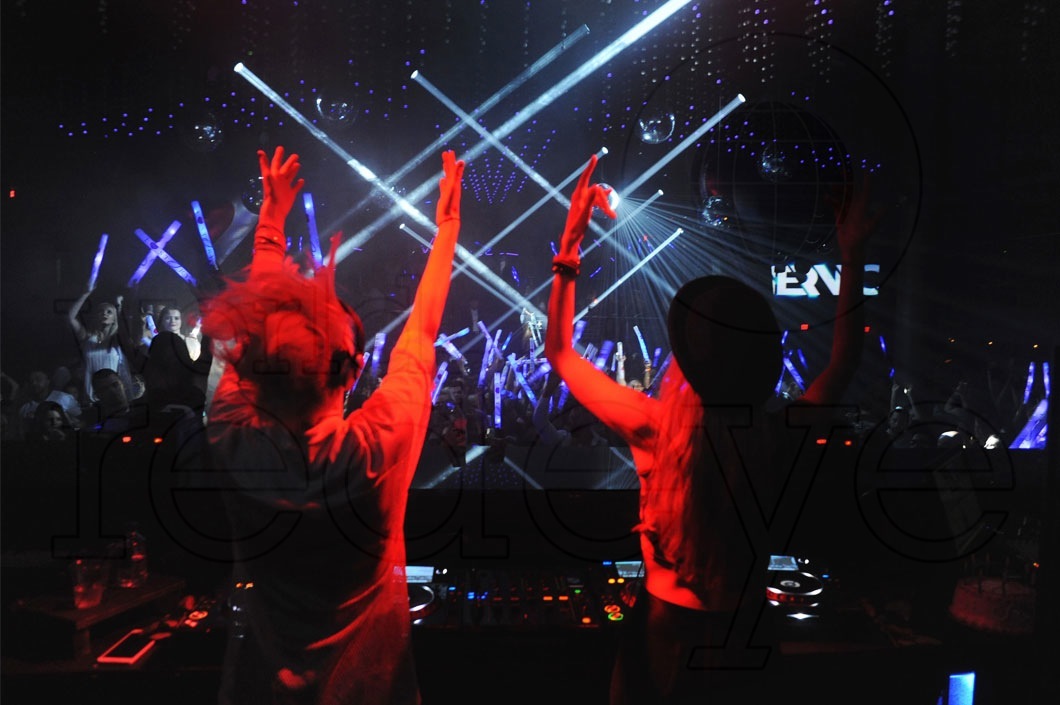 25- Nervo DJing12