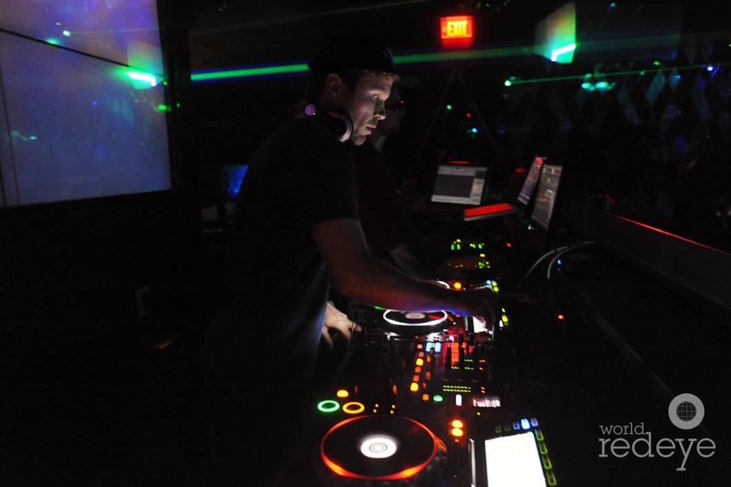 26- Mike Mago DJing5