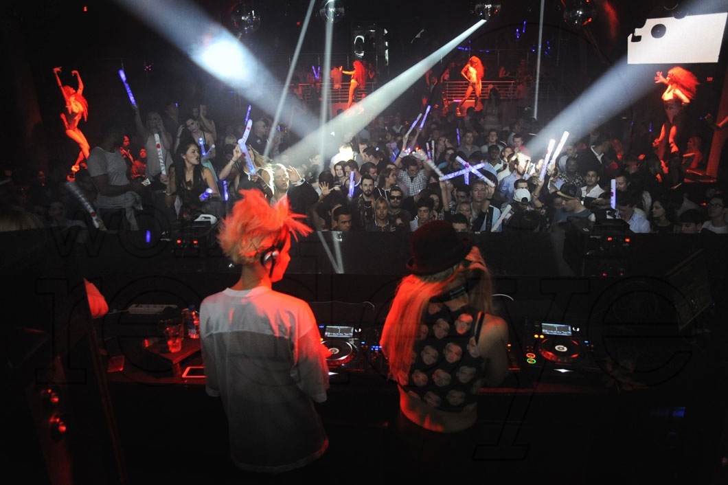 43- Nervo DJing51