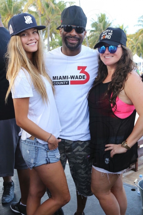 52- Nina Agdal, DJ Irie, & Olivia Ormos