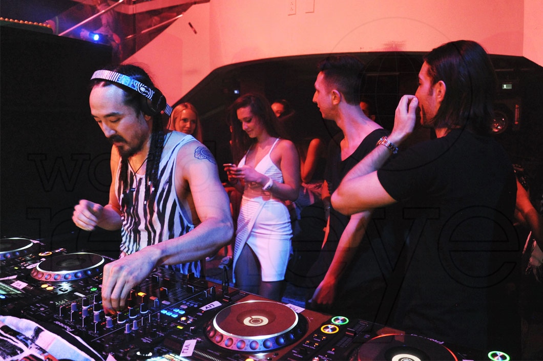 005- 39- Steve Aoki djing 44_new