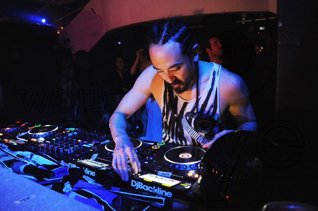 007- 41- Steve Aoki djing 40_new